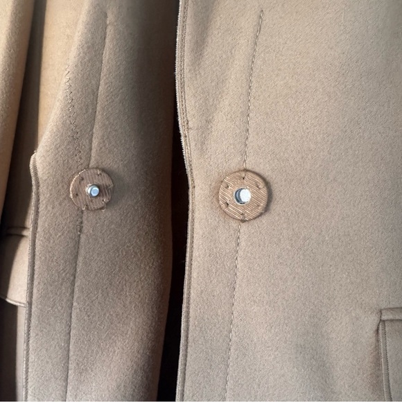 Banana Republic Melton Top Coat in tan. Size: 6. Gorgeous! Pristine! - Picture 3 of 14